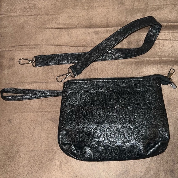 Handbags - NWOT Leather Black Skull Wristlet Handbag